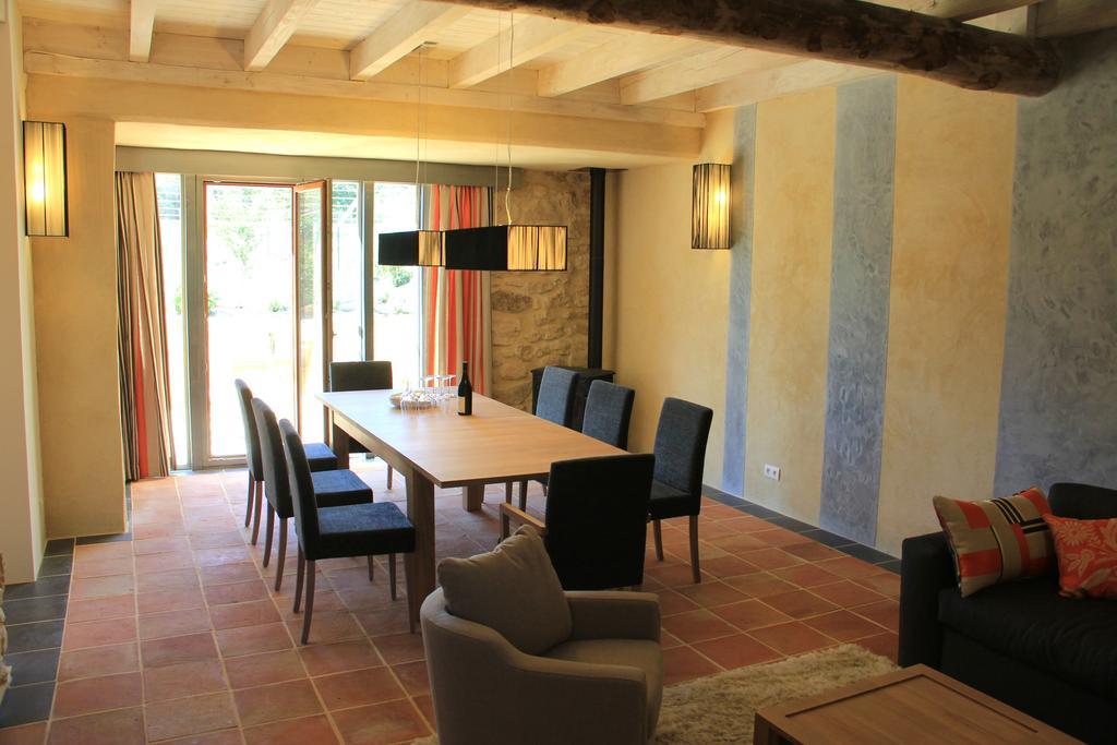 Hôtel Hollyoaks Estate à Saint-Pons-la-Calm Chambre photo
