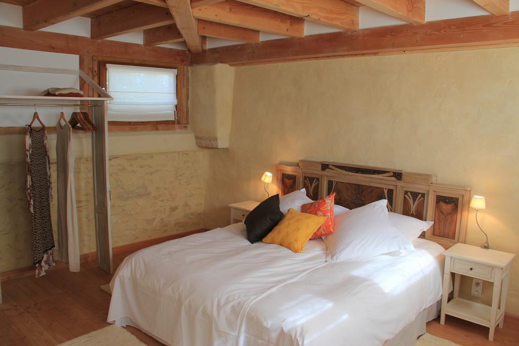 Hôtel Hollyoaks Estate à Saint-Pons-la-Calm Chambre photo